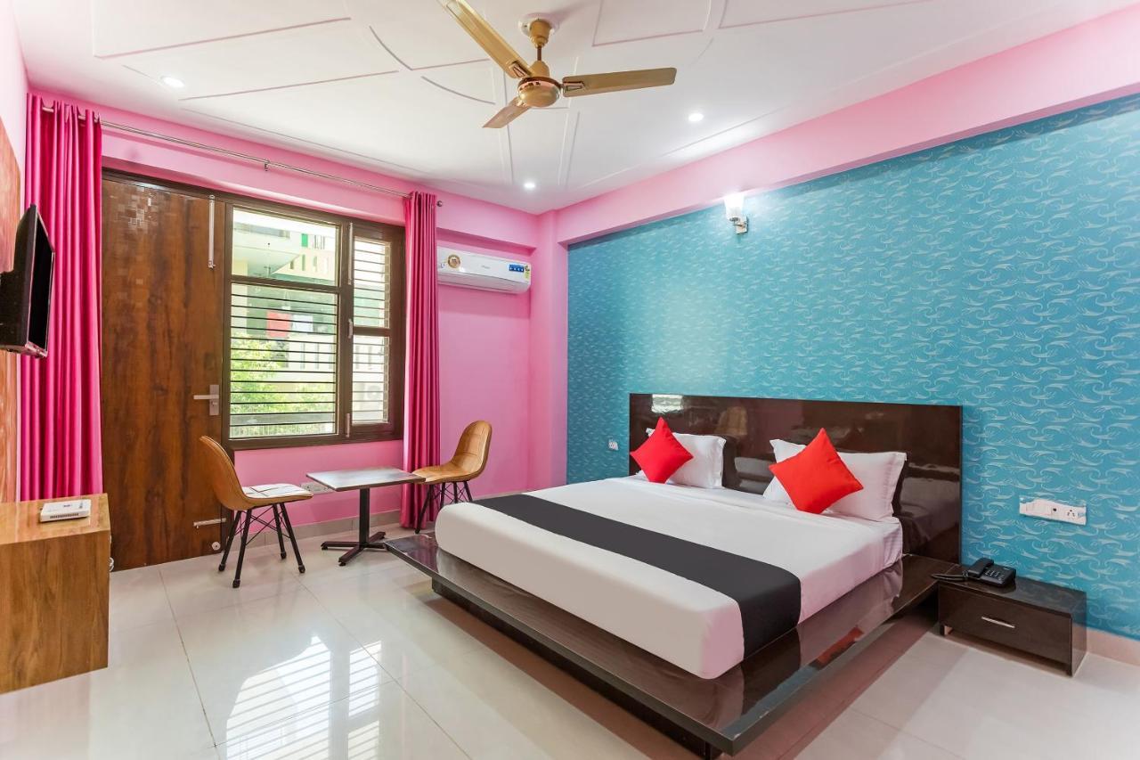 Capital O Harish Residency Hotel Gurgáon Kültér fotó