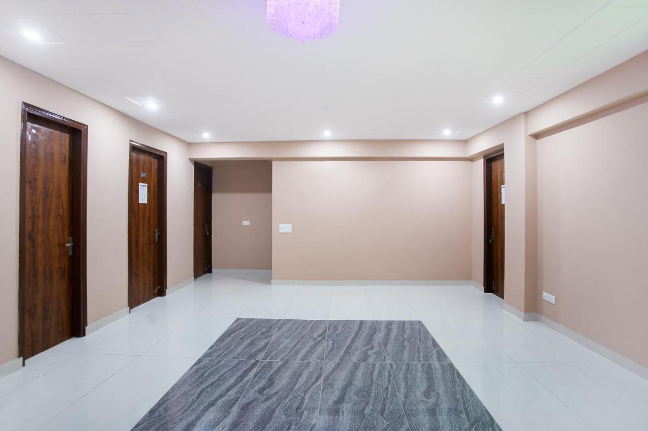 Capital O Harish Residency Hotel Gurgáon Kültér fotó