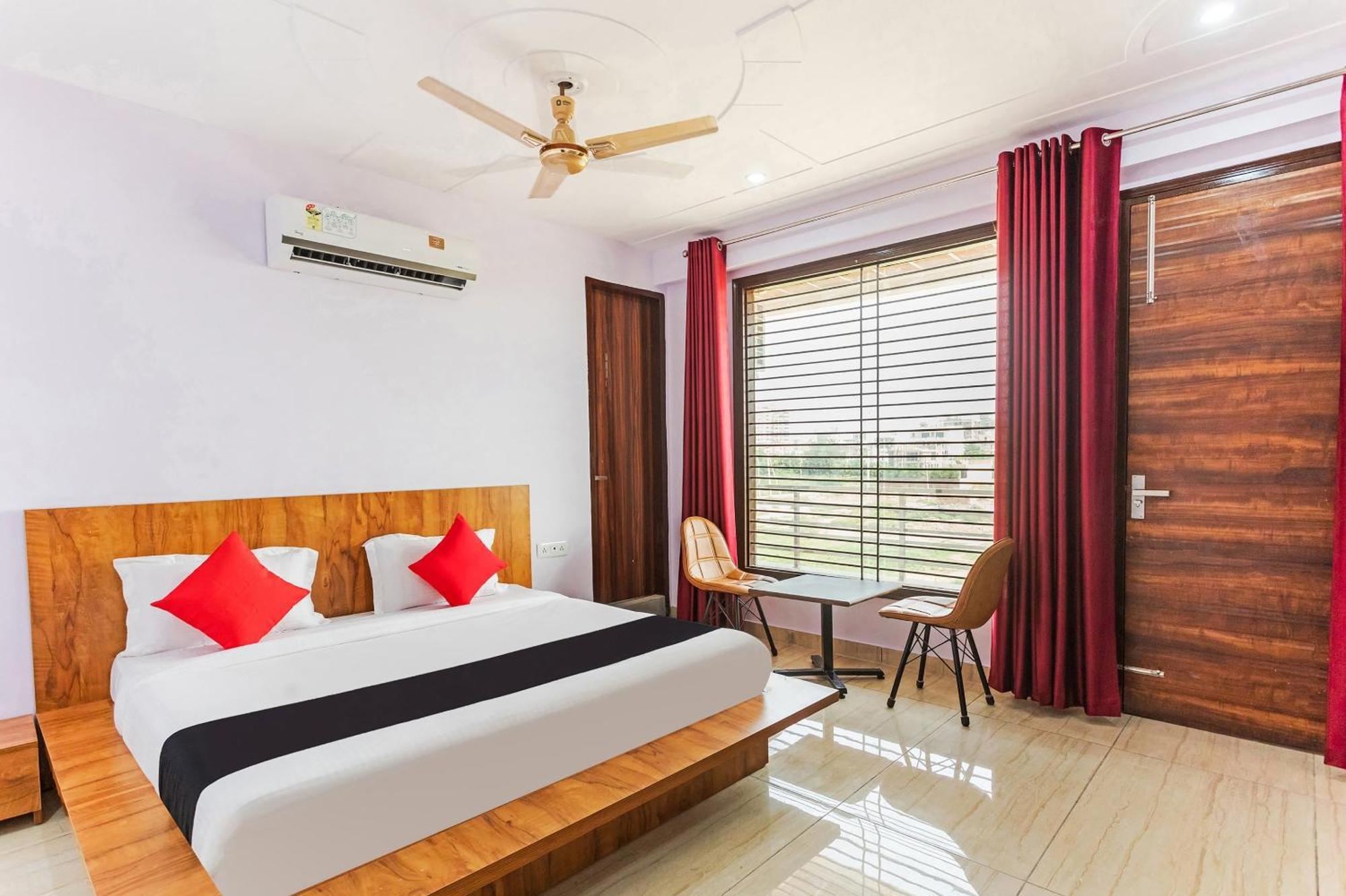 Capital O Harish Residency Hotel Gurgáon Kültér fotó