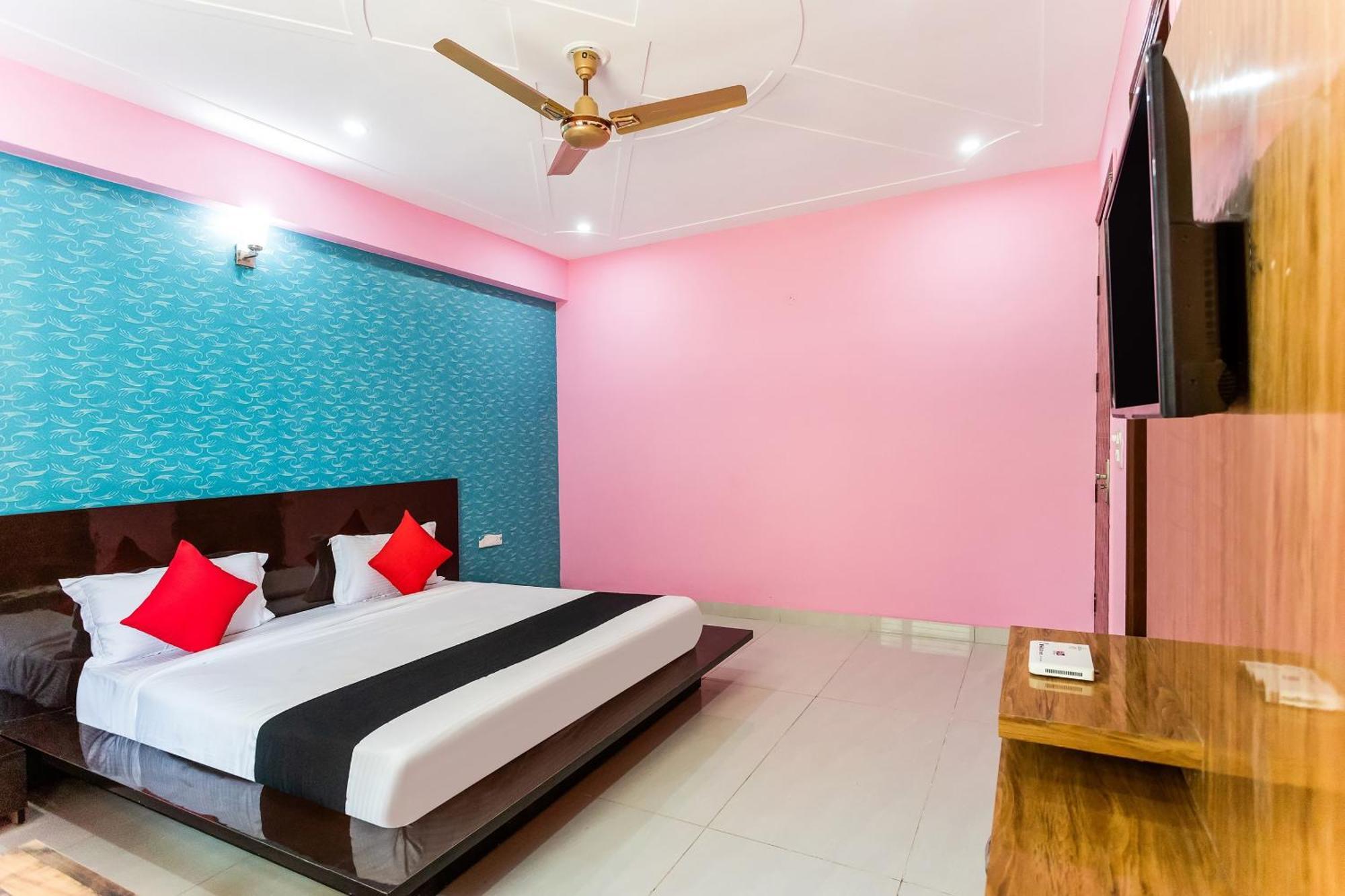 Capital O Harish Residency Hotel Gurgáon Kültér fotó