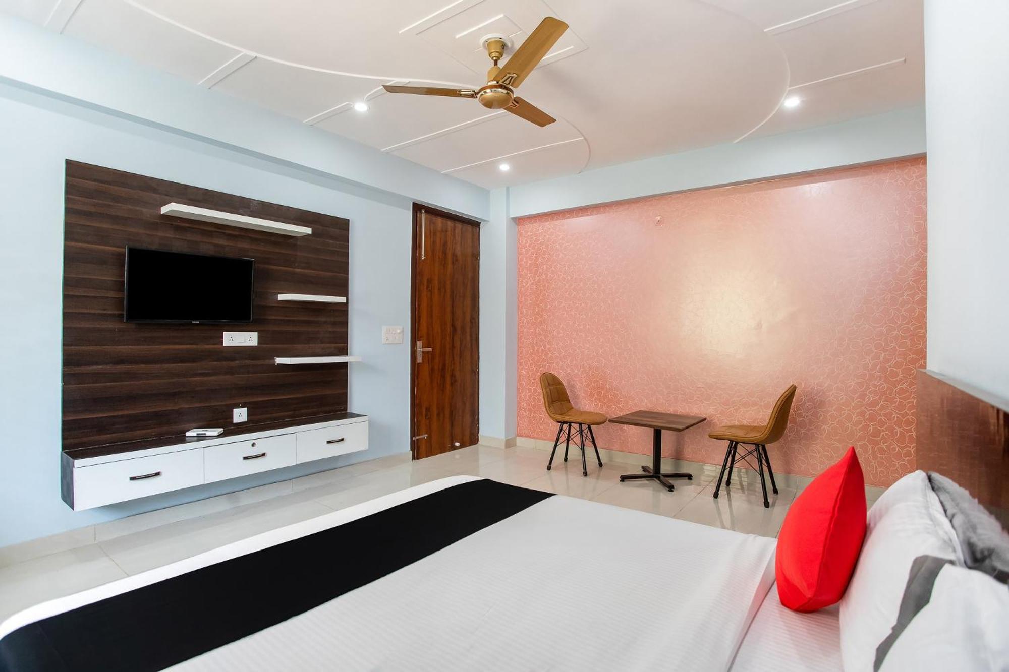 Capital O Harish Residency Hotel Gurgáon Kültér fotó