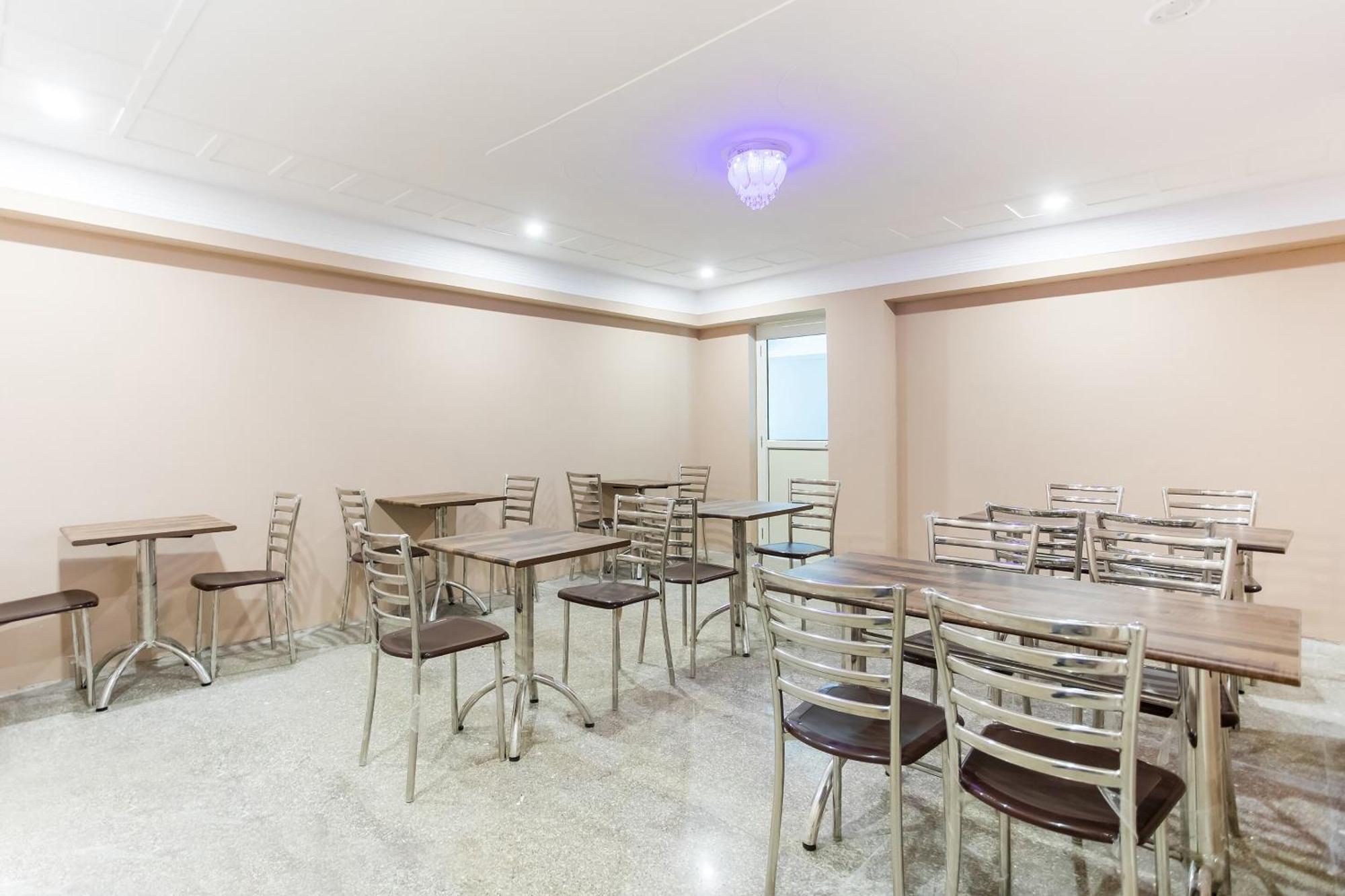 Capital O Harish Residency Hotel Gurgáon Kültér fotó