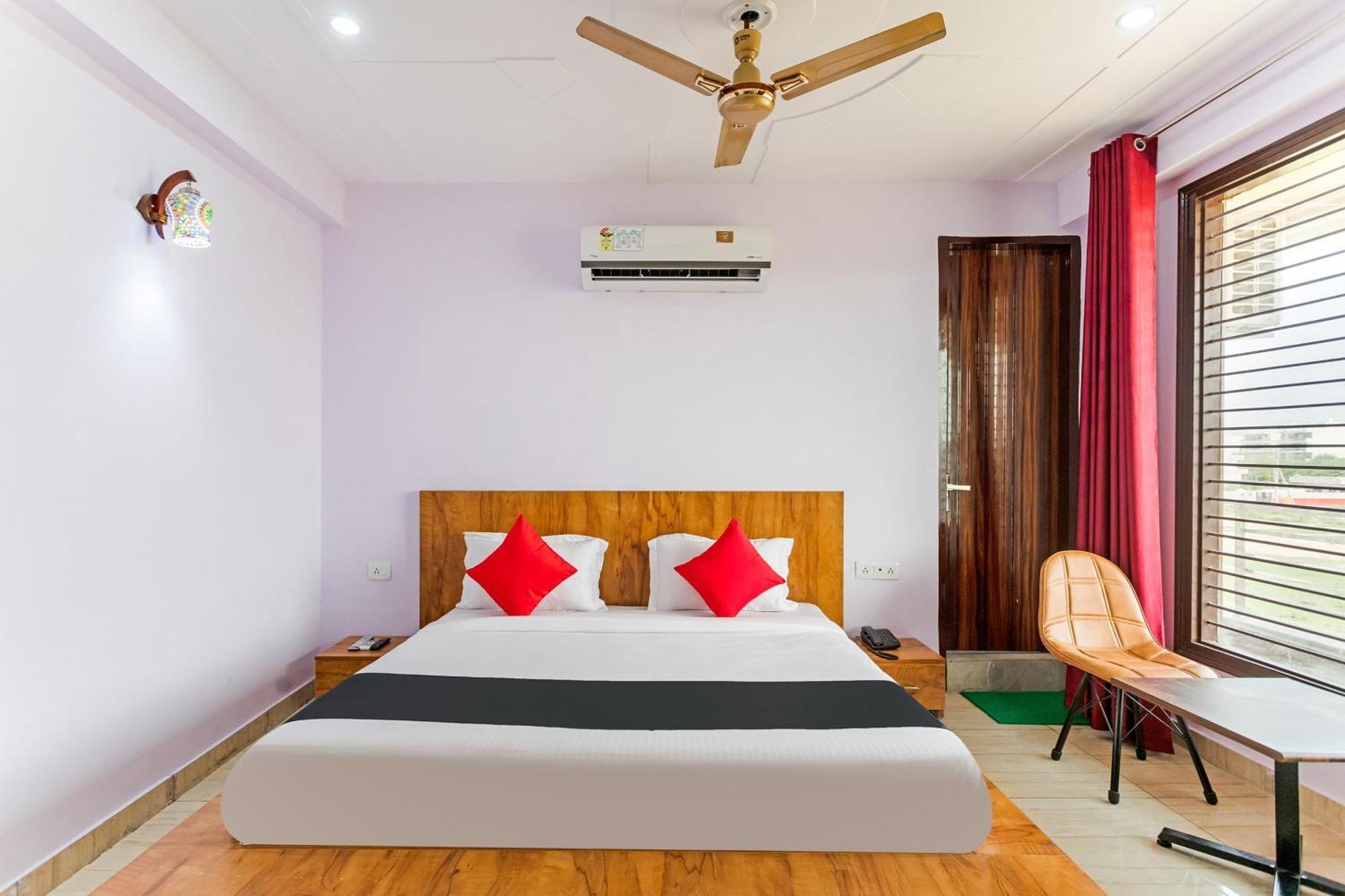 Capital O Harish Residency Hotel Gurgáon Kültér fotó