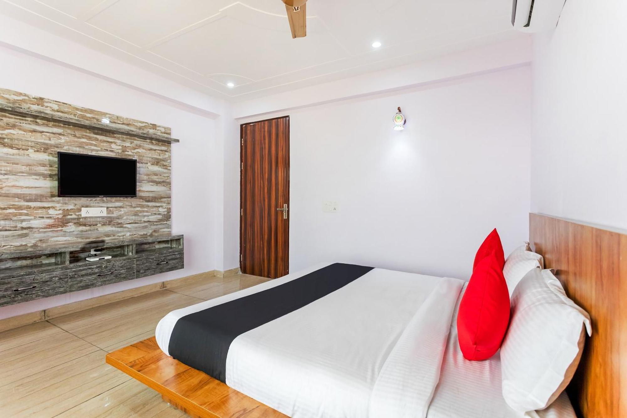 Capital O Harish Residency Hotel Gurgáon Kültér fotó